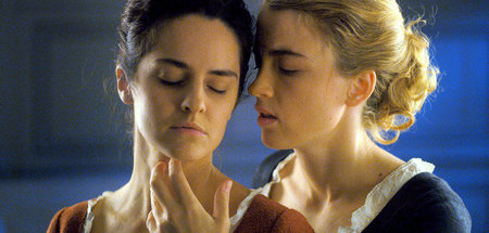 Marianne (Noémie Merlant, r.) und Héloïse (Adèle Haenel, l.) wer... Marianne (Noémie Merlant, r.) und Héloïse (Adèle Haenel, l.) wer...