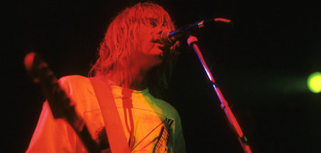 Nirvanas Sänger und Gitarrist Kurt Cobain (London, November 1991...