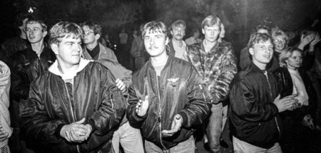 Jubel für die Täter: Jugendliche in Hoyerswerda applaudieren bei...