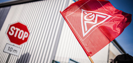 Schluss damit: Lohndumping wollen engagierte Metaller in der Möb...
