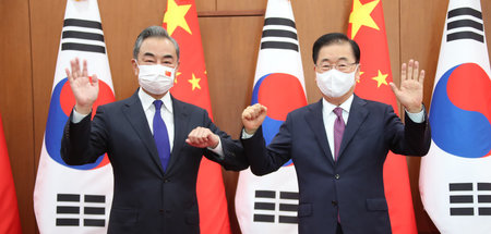 Chinas_Aussenministe_70954146.jpg