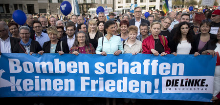 Überholt? Demonstration der Bundestagsfraktion von Die Linke für...