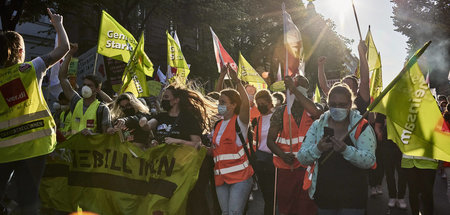 Entschlossener Arbeitskampf: Protest von Beschäftigten der Berli...