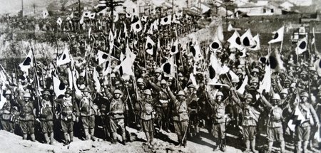 Japanische Truppen nach der Eroberung der damaligen Hauptstadt N...