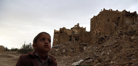Durch Luftangriffe zerstörte Häuser in der Provinz Saada im Jeme