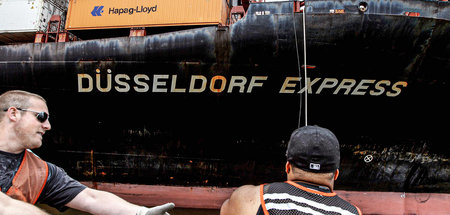 Profitabel? US-Reeder wollen Seeleute und Hafenarbeiter durch Au...