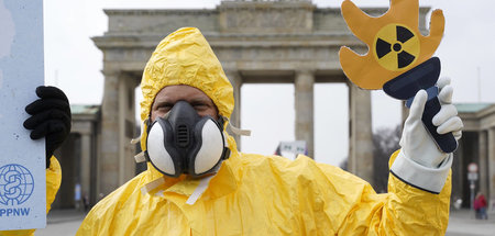 Selbst Maske und Schutzanzug nützen wenig bei radioaktiven Strah...