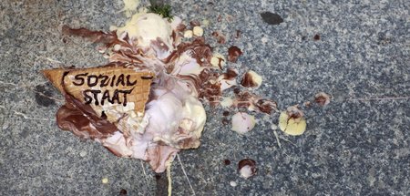 »Rot-Grün« hat den Sozialstaat gesprengt. Welches Farbbündnis bl...