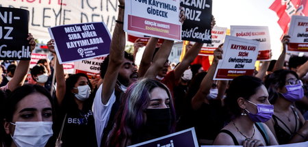 »Besser als jemals zuvor«: Studenten protestieren in Istanbul ge... »Besser als jemals zuvor«: Studenten protestieren in Istanbul ge...