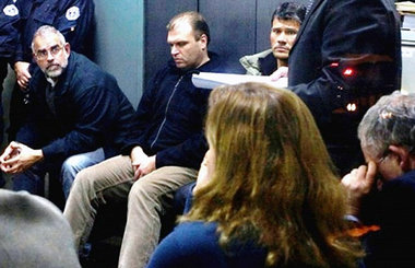 Festgesetzt in Pristina (v. l.: Robert Zoller, Andreas Drunken u...