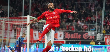 Tabellenneunter, der um den Aufstieg mitspielt: Hallescher FC