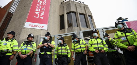 Ohne Polizeischutz geht es nicht mehr beim Labour-Vorsitzenden K...
