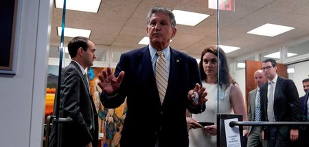 Die Senatoren Joseph Manchin und Kyrsten Sinema wollen Lohnabhän...