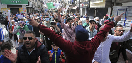 Die Pandemie hat sie etwas ausgebremst: Teilnehmende des Hirak i... Die Pandemie hat sie etwas ausgebremst: Teilnehmende des Hirak i...