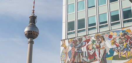 Der visionäre Blick: Haus des Lehrers und Fernsehturm in Berlin-... Der visionäre Blick: Haus des Lehrers und Fernsehturm in Berlin-...