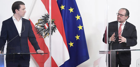 Sebastian Kurz (l.) und sein Nachfolger Alexander Schallenberg (...