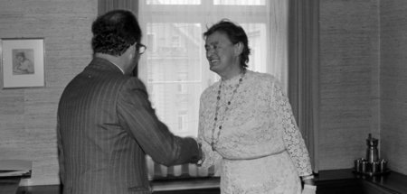 Natalie Beer bei Landeshauptmann / Helmut Klapper 1973