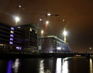 Teure Baustelle: Elbphilharmonie am Hamburger Hafen, Oktober 200... Teure Baustelle: Elbphilharmonie am Hamburger Hafen, Oktober 200...