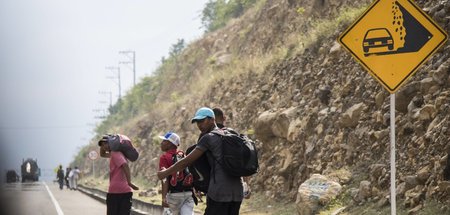 Venezolanische Migranten auf der Straße von Cucuta nach Pamplona...