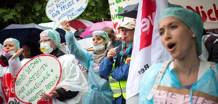 Erfolgreich unter Druck gesetzt – Pflegepersonal der Berliner Ch...