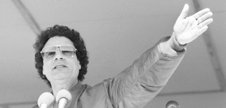Grausam gelyncht: Libyens Revolutionsführer Muammar Al-Ghaddafi ...