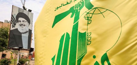 Hassan Nasrallah, Vorsitzender der libanesischen Hisbollah, rech... Hassan Nasrallah, Vorsitzender der libanesischen Hisbollah, rech...