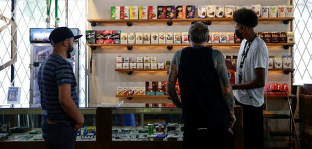 2021-0IRUS-USA-MARIJUANA.JPG