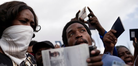Haitianer bitten um Asyl vor der US-Botschaft in Port-au-Prince 