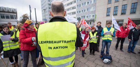 Unibeschäftigte: Aktiv gegen miese Jobbedingungen (Berlin, 6.1.2... Unibeschäftigte: Aktiv gegen miese Jobbedingungen (Berlin, 6.1.2...