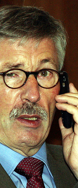 Kein Interesse für soziale Belange: Berlins Finanzsenator Sarraz... Kein Interesse für soziale Belange: Berlins Finanzsenator Sarraz...