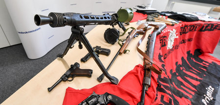 Aus dem illegalen Waffenbestand: Beschlagnahmte Weltkriegswaffen...
