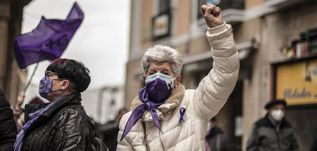 Demonstration am Internationalen Frauentag fordert höhere Bezüge...