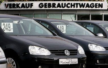 Tolle Autos, massenhaft auf Halde. Sieht so die Zukunft aus? Tolle Autos, massenhaft auf Halde. Sieht so die Zukunft aus?