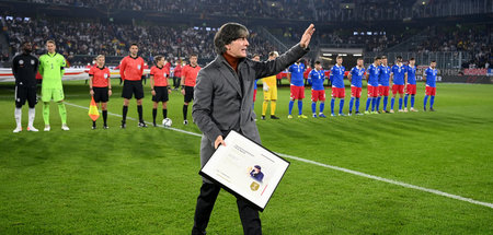 Wer ist schon unfehlbar? Joachim Löw sagt leise Servus (11.11.20... Wer ist schon unfehlbar? Joachim Löw sagt leise Servus (11.11.20...