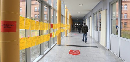 Mehr Stellen als Bewerber: Schlechte Arbeitsbedingungen halten S... Mehr Stellen als Bewerber: Schlechte Arbeitsbedingungen halten S...