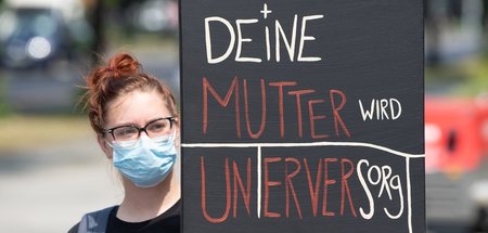Proteste gegen prekäre Beschäftigungsverhältnisse in der Altenpf... Proteste gegen prekäre Beschäftigungsverhältnisse in der Altenpf...