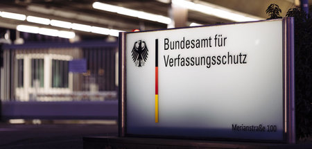 Mit seinem »Extremismus«-Stempel soll der Inlandsgeheimdienst di... Mit seinem »Extremismus«-Stempel soll der Inlandsgeheimdienst di...
