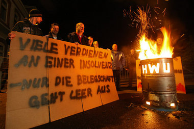 Arbeiter der HWU in Hohenlockstedt am Freitag morgen vorm Betrie...