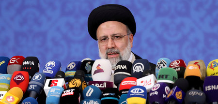 Irans Staatschef Ebrahim Raisi spricht in Teheran vor der Presse... Irans Staatschef Ebrahim Raisi spricht in Teheran vor der Presse...
