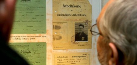 Historische Dokumente am Gedenkort für ausländische Zwangsarbeit...