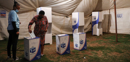 Wahllokal in Alewynspoort außerhalb von Johannesburg (1.11.2021)