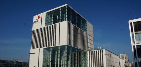 Bernhard-Wicki-Straße_-_München_001.jpg