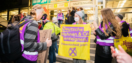 Kundgebung für die Umsetzung des Volksentscheids beim Linke-Land...