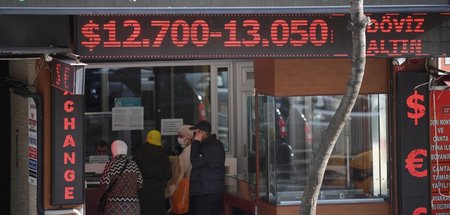 Die türkische Währung Lira hat in diesem Jahr rund 40 Prozent ih...