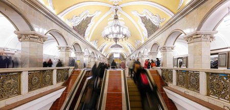 »Gewaltige leuchtende Deckenmosaike«: Die Metro-Station Komsomol...
