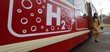 Mobilität der Zukunft: Wasserstoffbetriebene Straßenbahn in St. ...