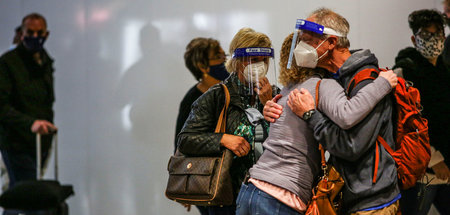 Wiedersehen mit Gesichtvisier am Denver International Airport (2...