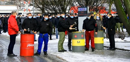 Demonstration gegen den Arbeitsplatzabbau auf dem Werksgelände v...