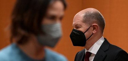 »Kaum war Olaf Scholz zum Bundeskanzler gewählt worden, fing es ... »Kaum war Olaf Scholz zum Bundeskanzler gewählt worden, fing es ...