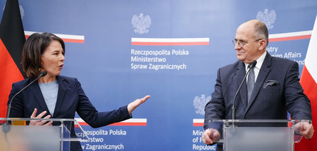 Die deutsche Außenministerin Baerbock (l.) und ihr polnischer Am...
